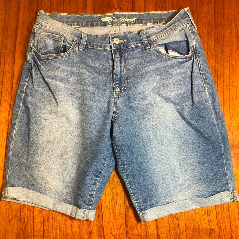 Old Navy the sweetheart Bermuda jean shorts